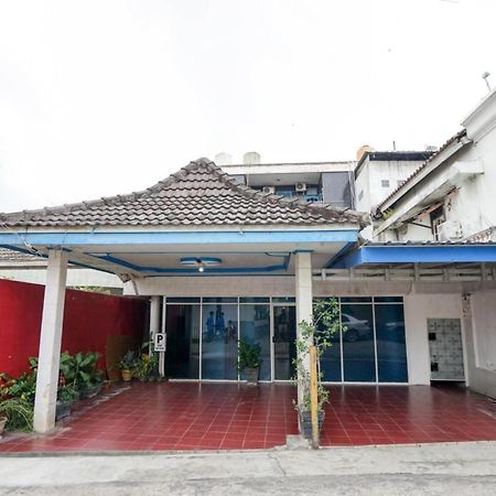 Oyo 2876 Hotel Idayu Palembang Exteriör bild