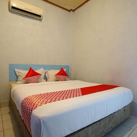 Oyo 2876 Hotel Idayu Palembang Exteriör bild