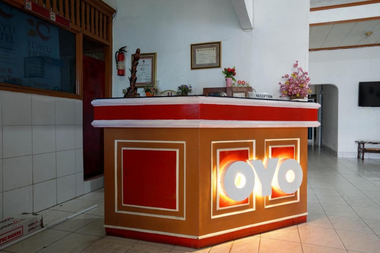 Oyo 2876 Hotel Idayu Palembang Exteriör bild