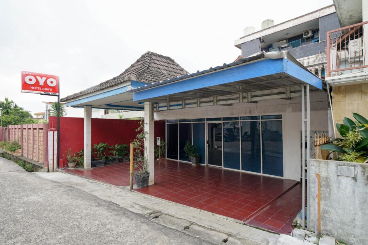 Oyo 2876 Hotel Idayu Palembang Exteriör bild