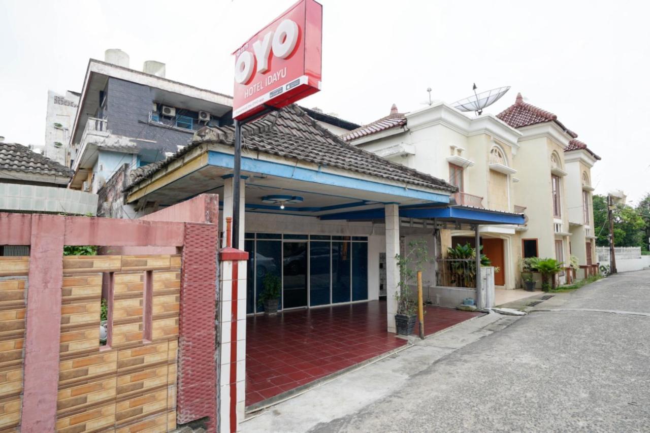 Oyo 2876 Hotel Idayu Palembang Exteriör bild