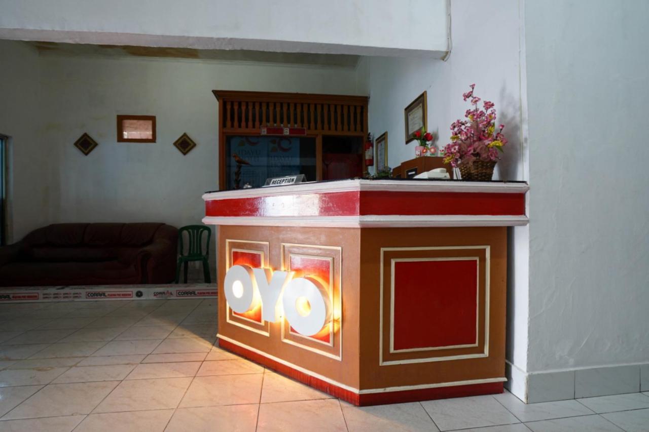 Oyo 2876 Hotel Idayu Palembang Exteriör bild