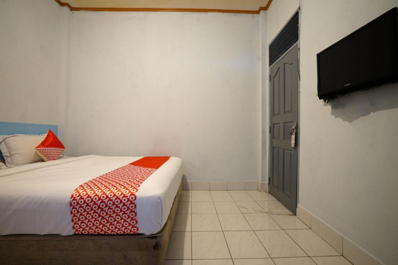 Oyo 2876 Hotel Idayu Palembang Exteriör bild