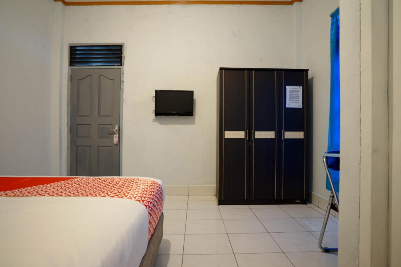 Oyo 2876 Hotel Idayu Palembang Exteriör bild