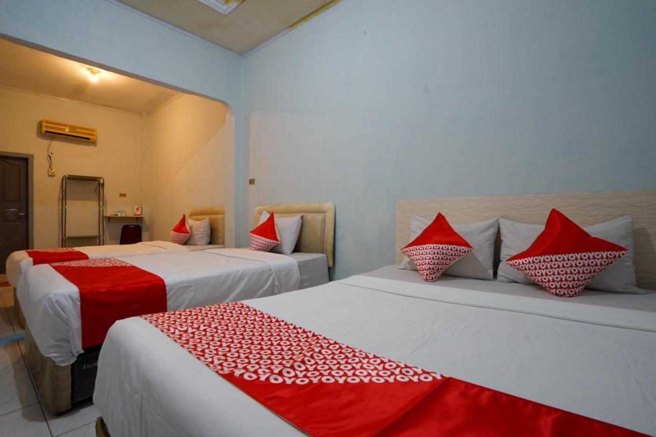 Oyo 2876 Hotel Idayu Palembang Exteriör bild