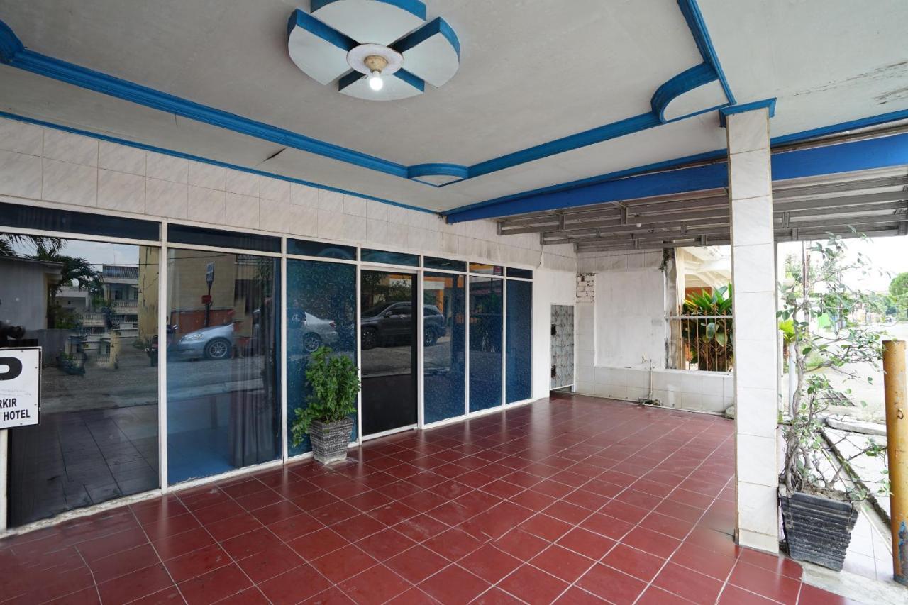 Oyo 2876 Hotel Idayu Palembang Exteriör bild